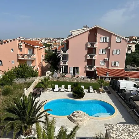 Apartments Roxsi Novalja Exterior photo