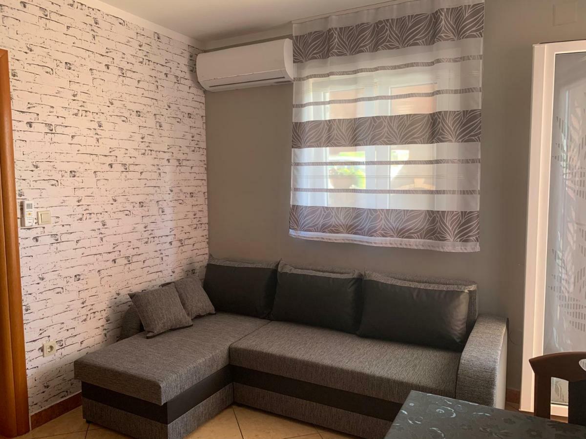 Roxsi Apartment *