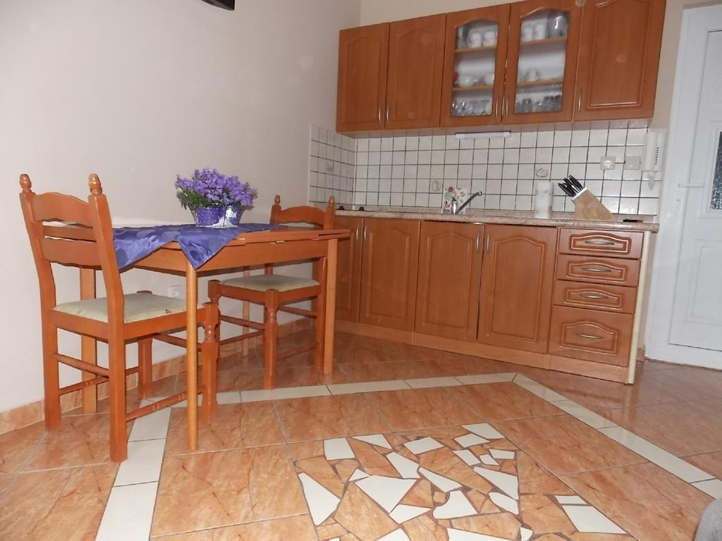 Roxsi Apartament Novalja