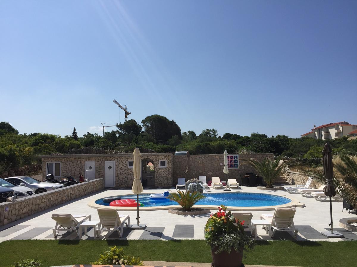 Apartament Roxsi *